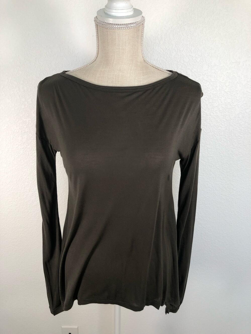 Go Couture Olive Split Back Long Sleeve - M